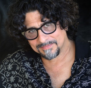 Longtime singer-songwriter Dan Navarro will perform Friday at the Kennett Flash.