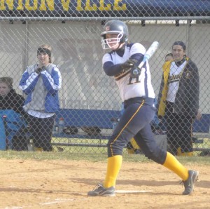 Unionville's Kate Mims crushed a two-run homer in the eighth inning to lead the Indians past Sun Valley, 10-8.