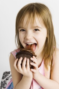 girl-with-cupcake-image