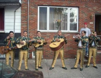 Mariachi Flores